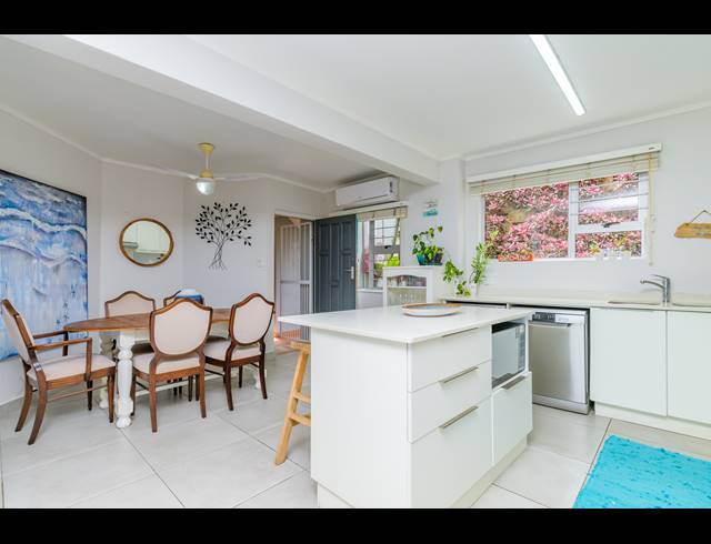 3 BEDROOM APARTMENT FOR SALE IN NEWSEL BEACH